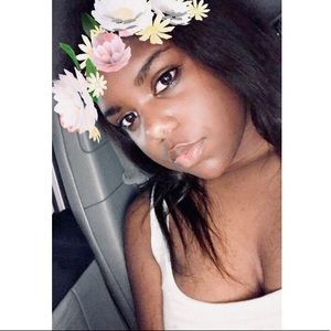 Meet your Posher, Kayla